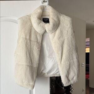 Str Women's White Faux Fur Vest